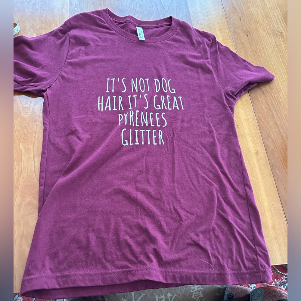 Women’s Small Great Pyrenees Glitter Shirt NWOT burgundy color.